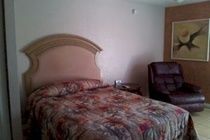 Sands On The Fairway Motel