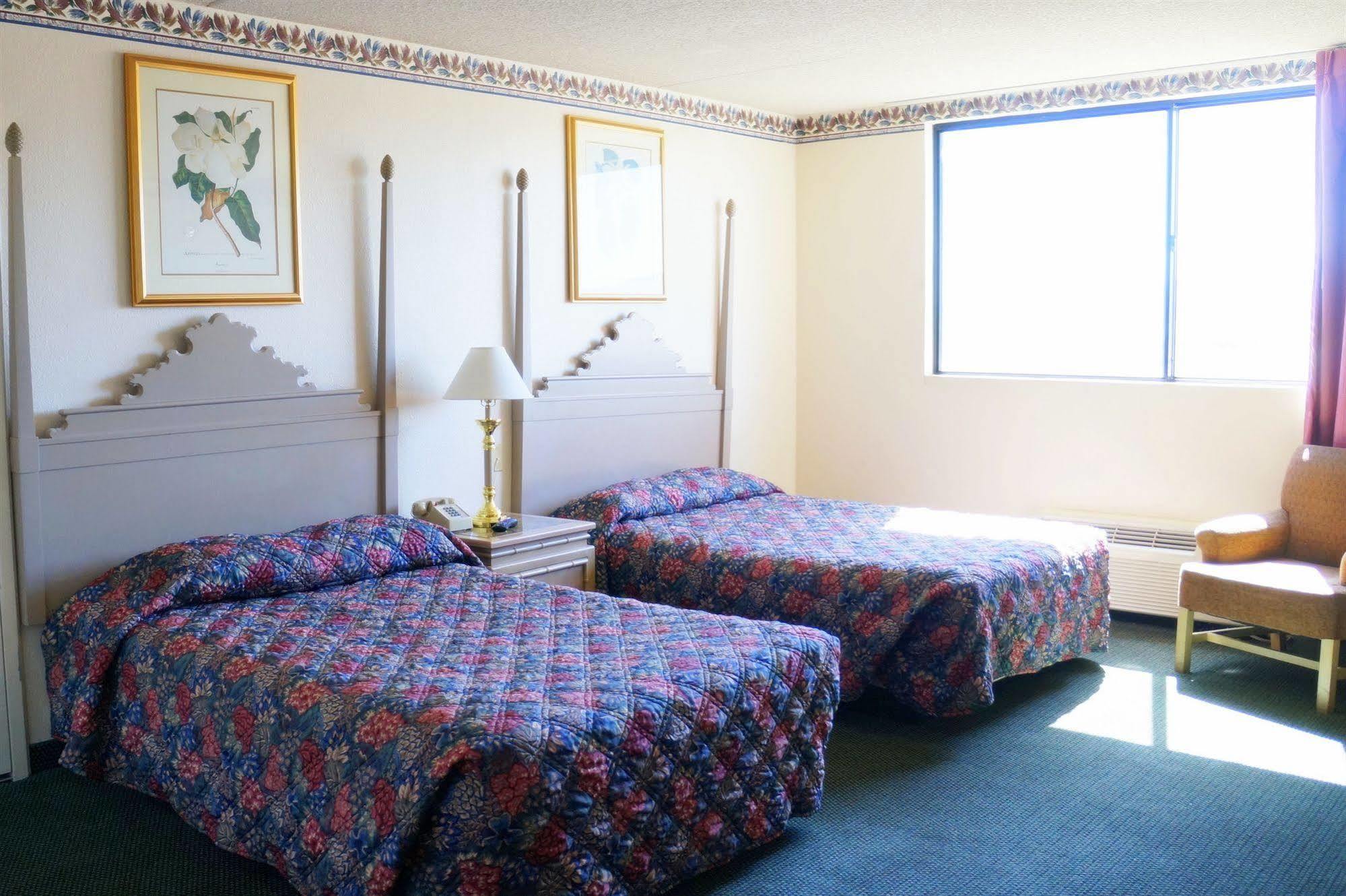 6 Havasu Az Hotel 2*