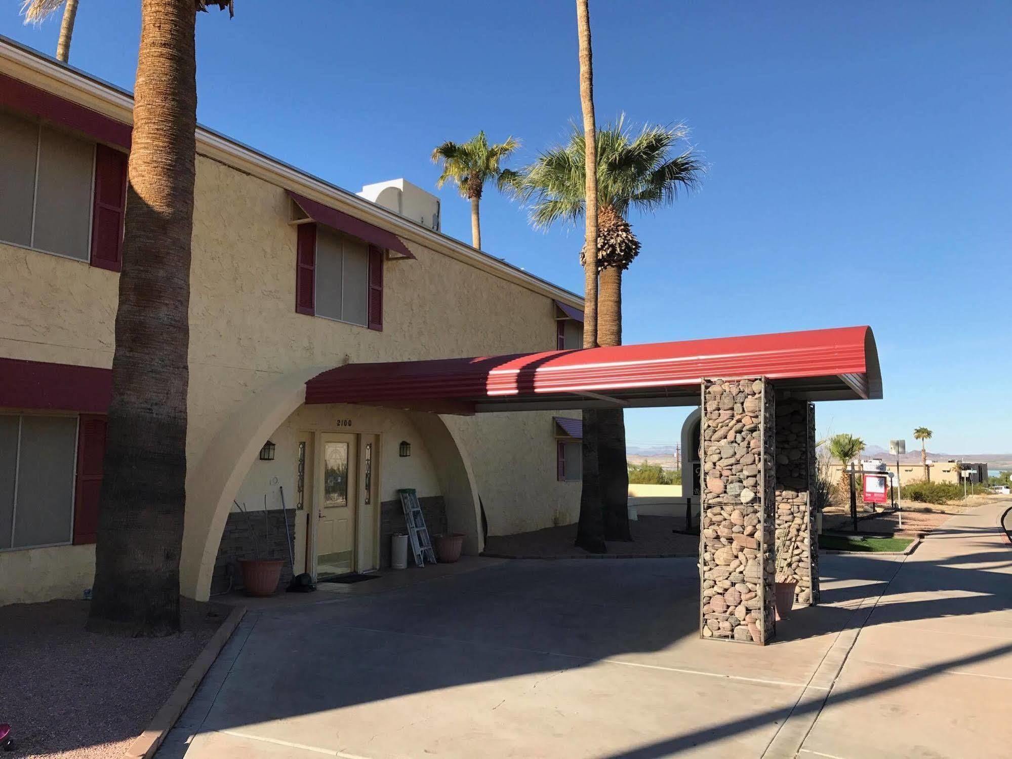 Hotel Hidden Palms &