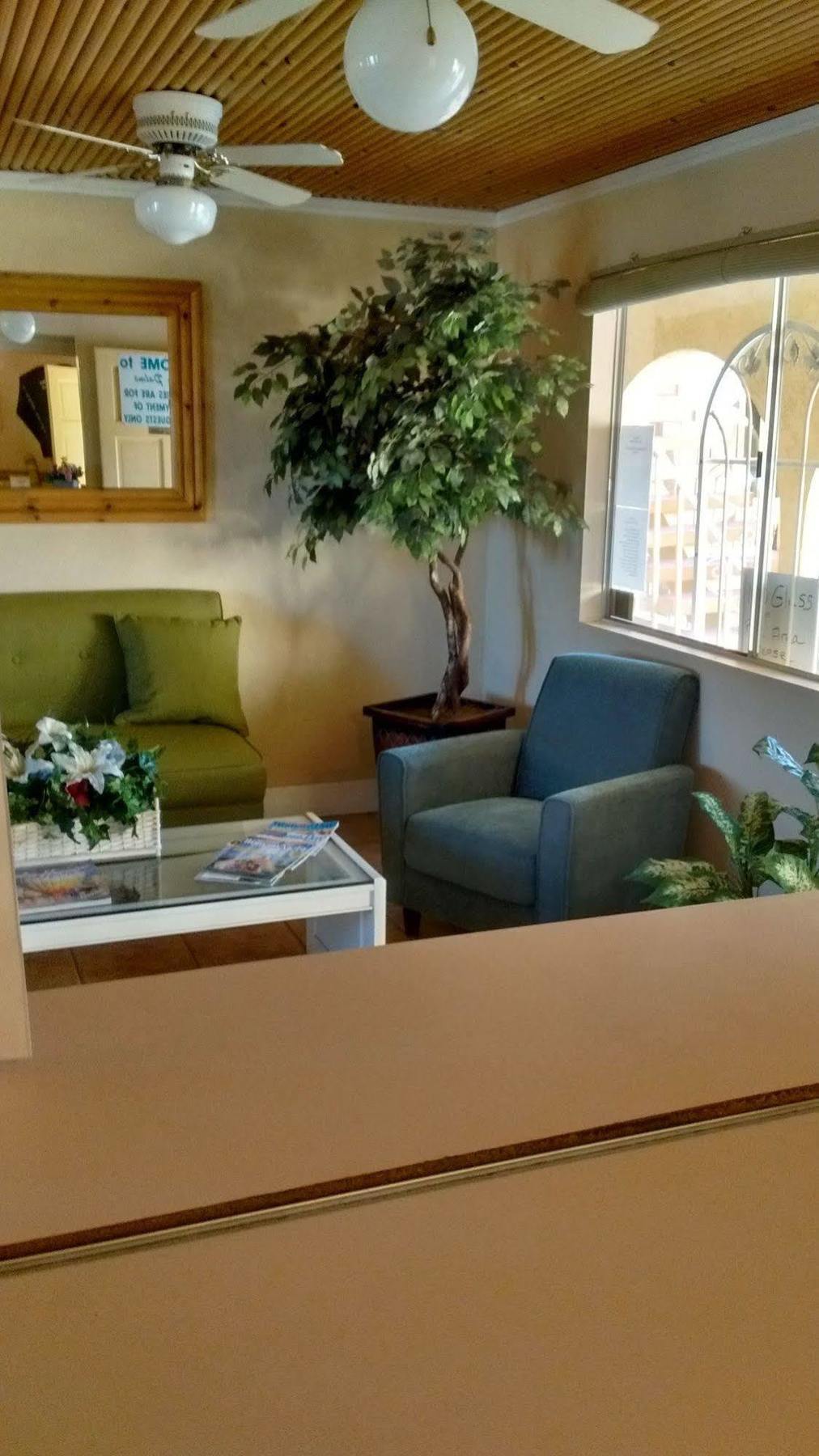 Hidden Palms & Hotel Lake Havasu City