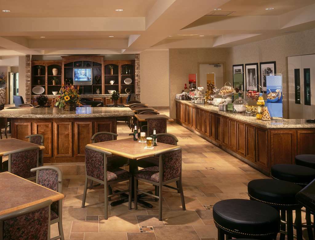 Hampton Havasu Hotel