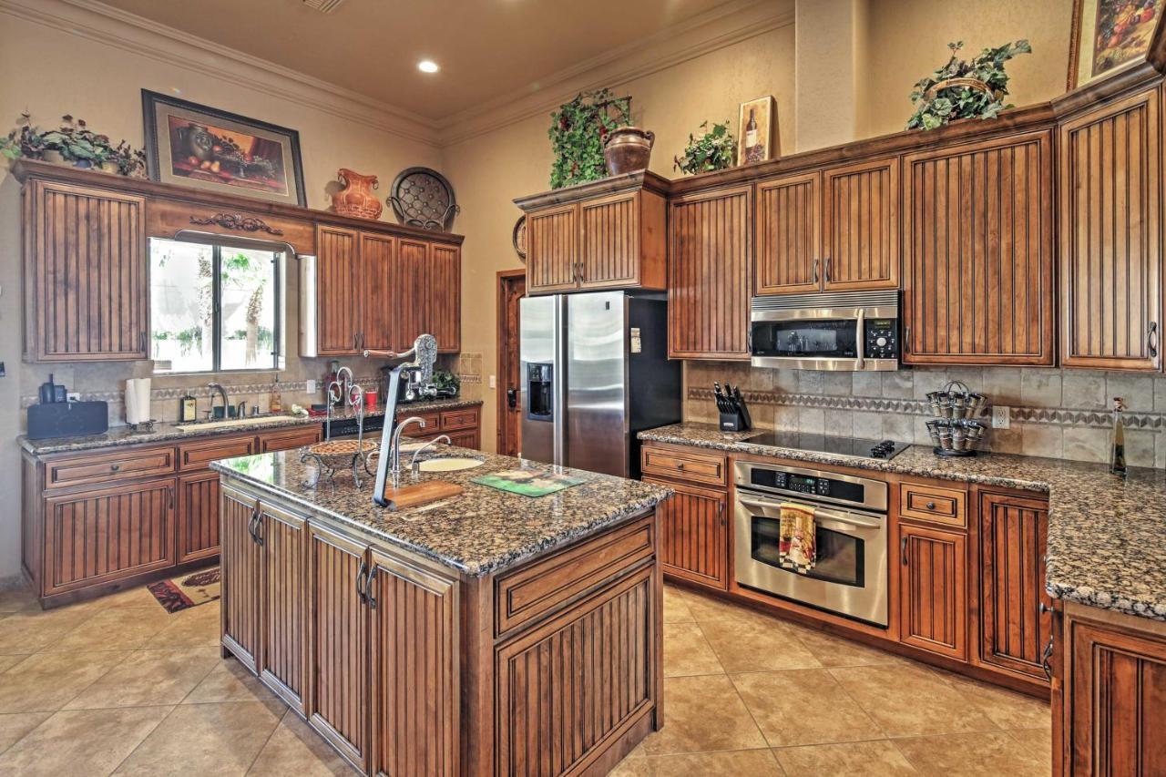 Havasu Paradise With Private Pool And Patio! Holiday home Lake Havasu City