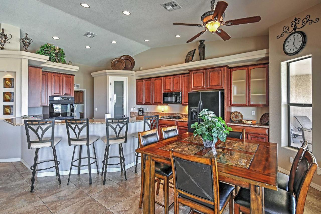 Havasu Retreat With Views And Private Pool! Holiday home