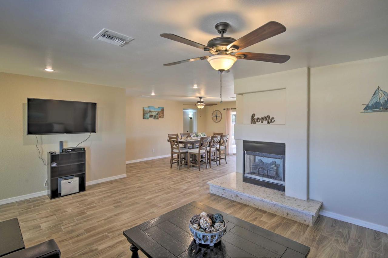Holiday home With Patio And Grill Less Than 3 Mi To Havasu!