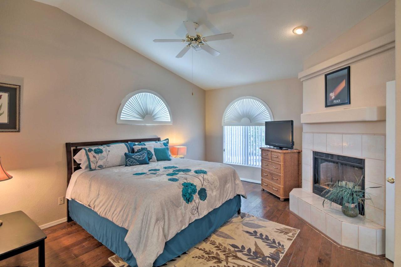 Modern With Pool, 4 Mi To Havasu Park! Holiday home