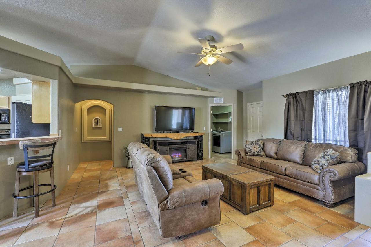 Havasu Getaway With Patio - Hike, Swim, And Golf! Holiday home