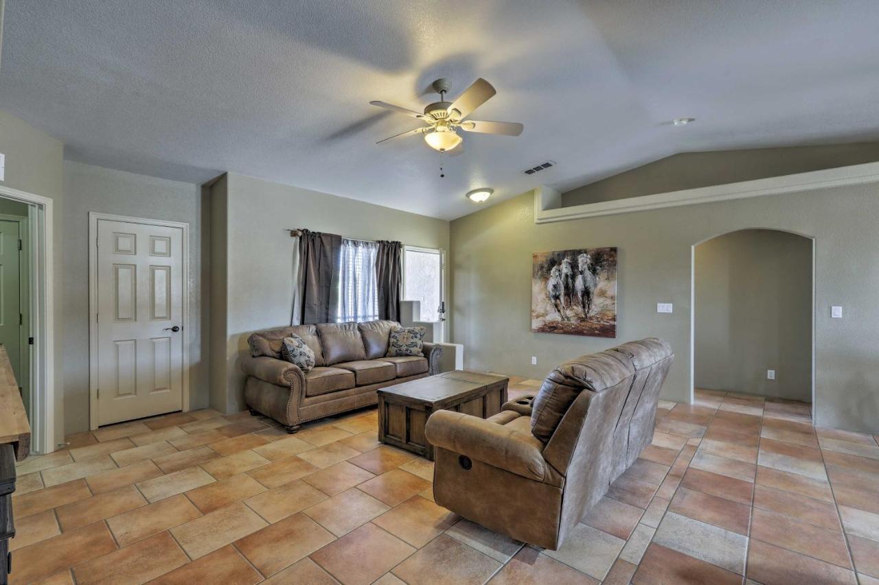 Havasu Getaway With Patio - Hike, Swim, And Golf! Holiday home *