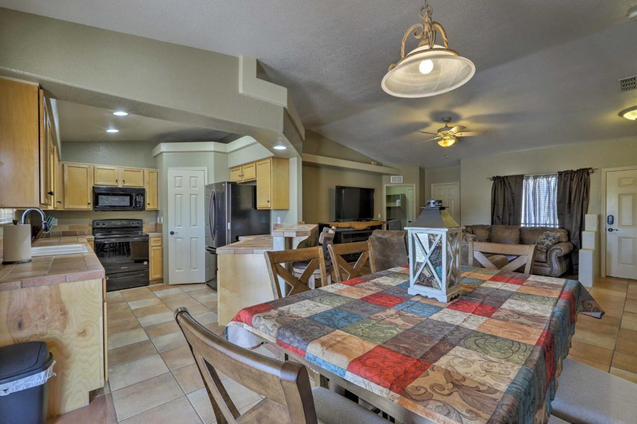Havasu Getaway With Patio - Hike, Swim, And Golf! Holiday home