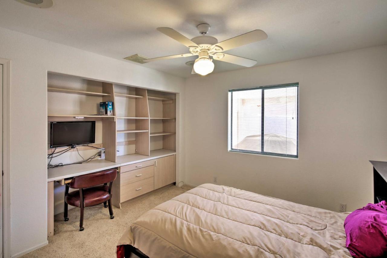 Havasu With Rooftop Deck And Mountain Views! Holiday home *