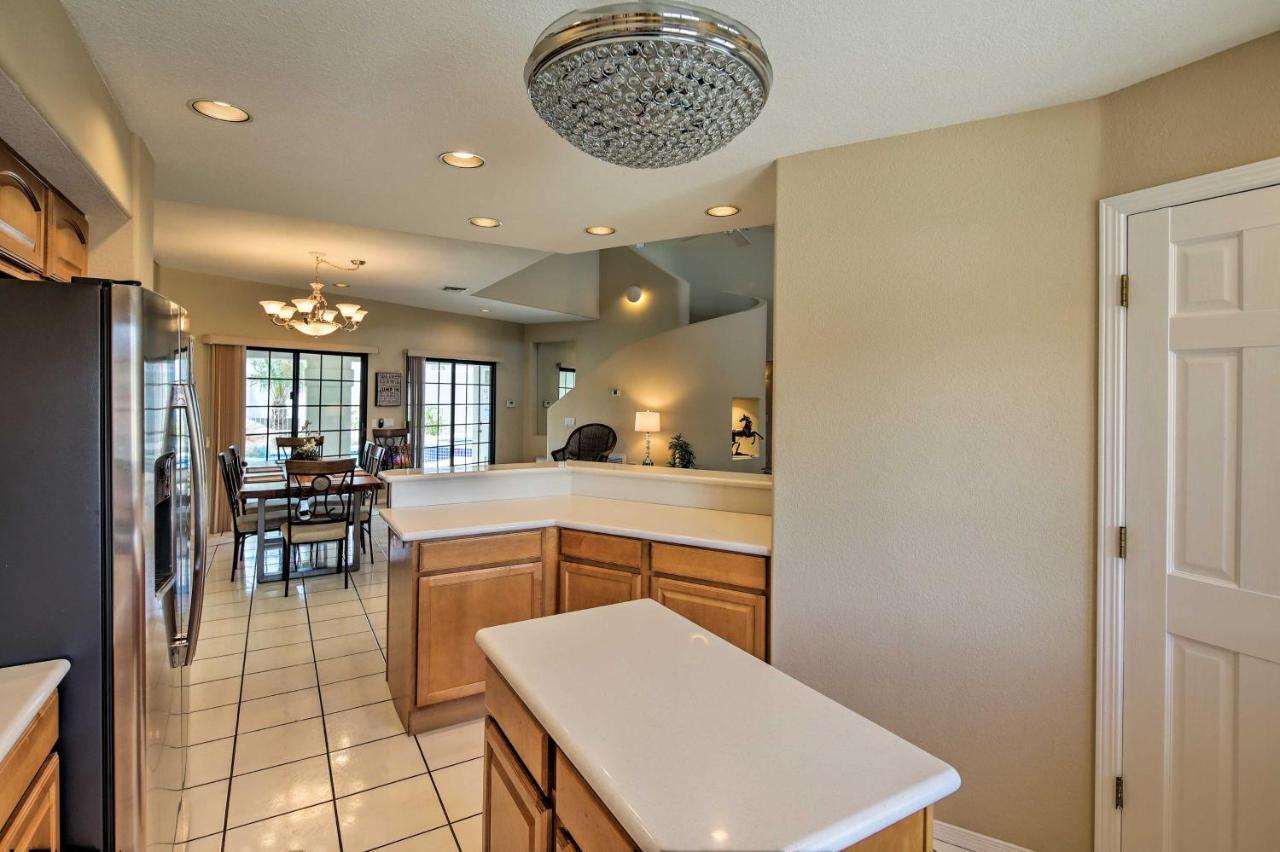 Luxe Havasu With Pool And Spa, 3 Mi To Holiday home Lake Havasu City