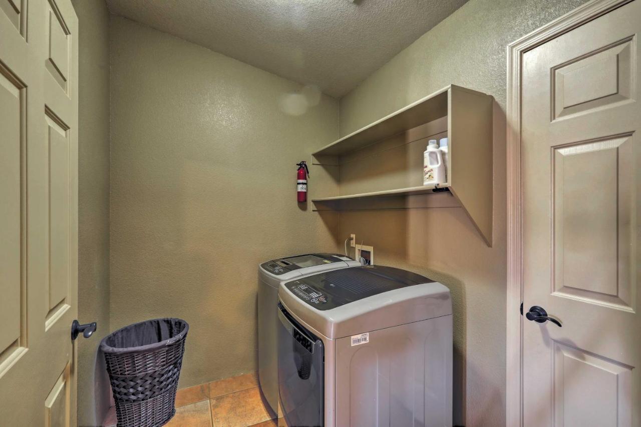 Holiday home Havasu Getaway With Patio - Hike, Swim, And Golf!