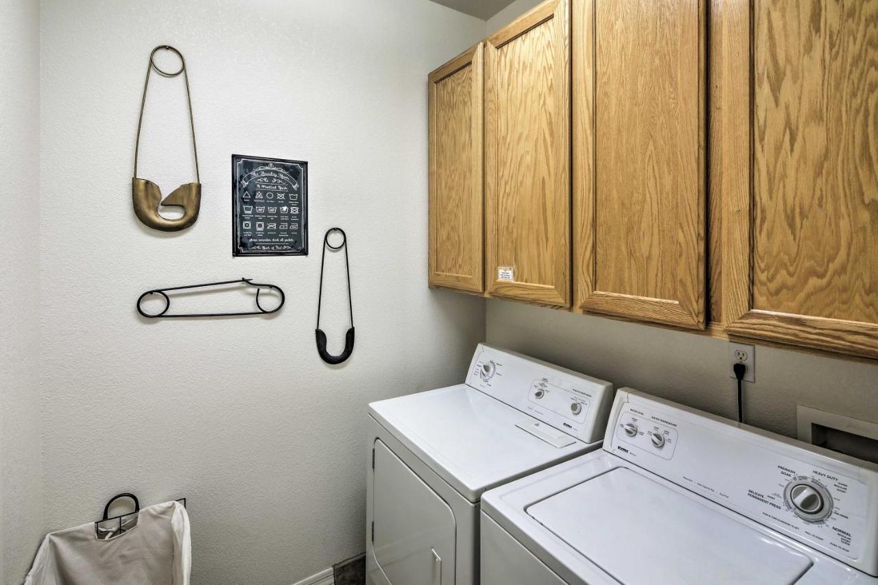 Elegant Havasu Getaway With Pool - 3 Mi To Holiday home