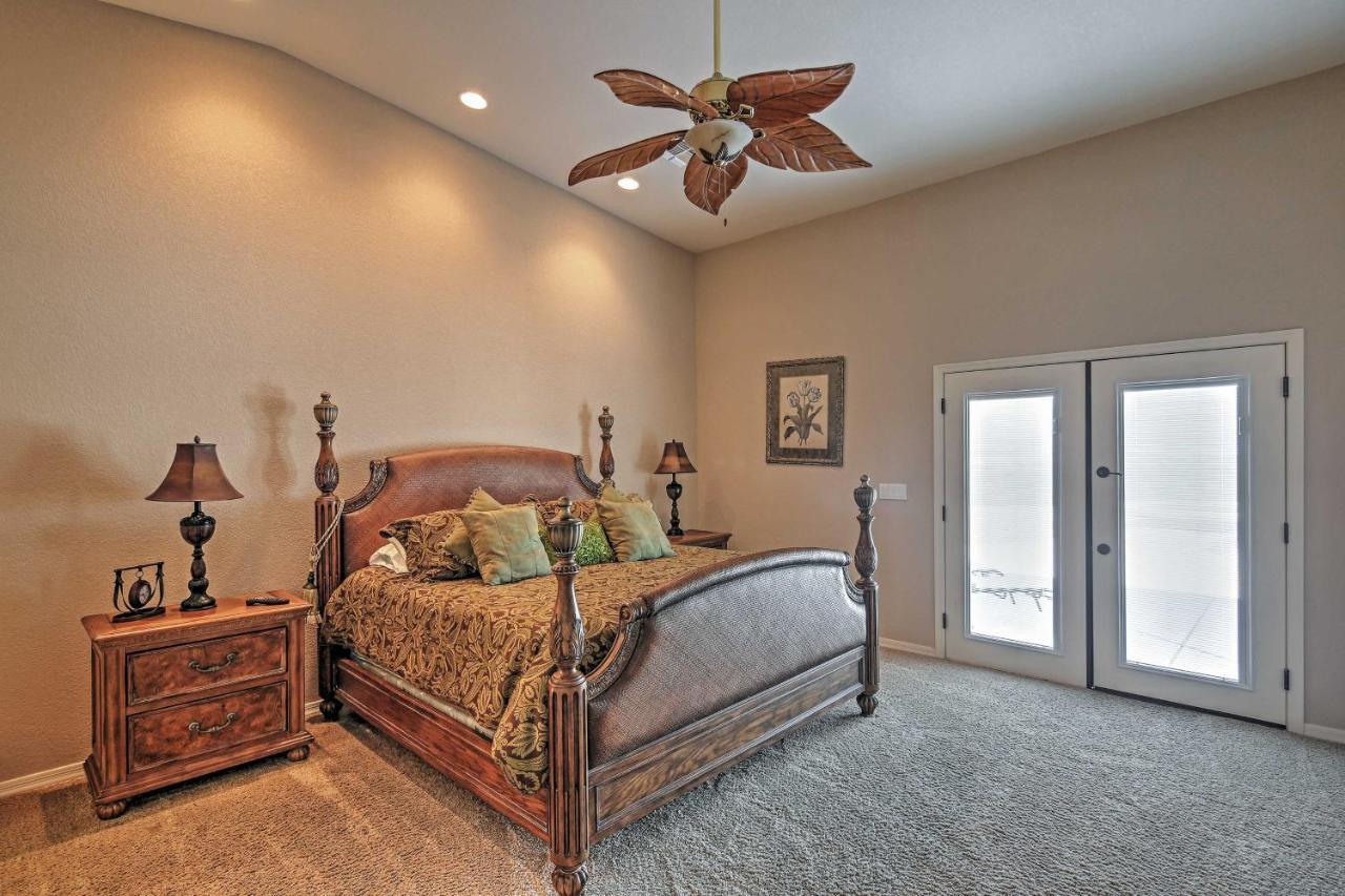 Holiday home Havasu Retreat With Views And Private Pool!