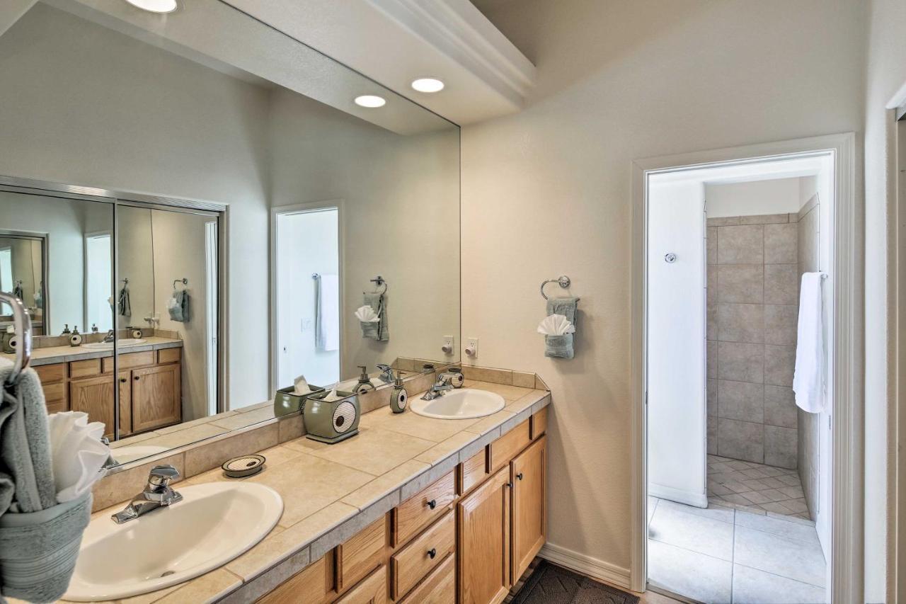 Holiday home Elegant Havasu Getaway With Pool - 3 Mi To Lake Havasu City