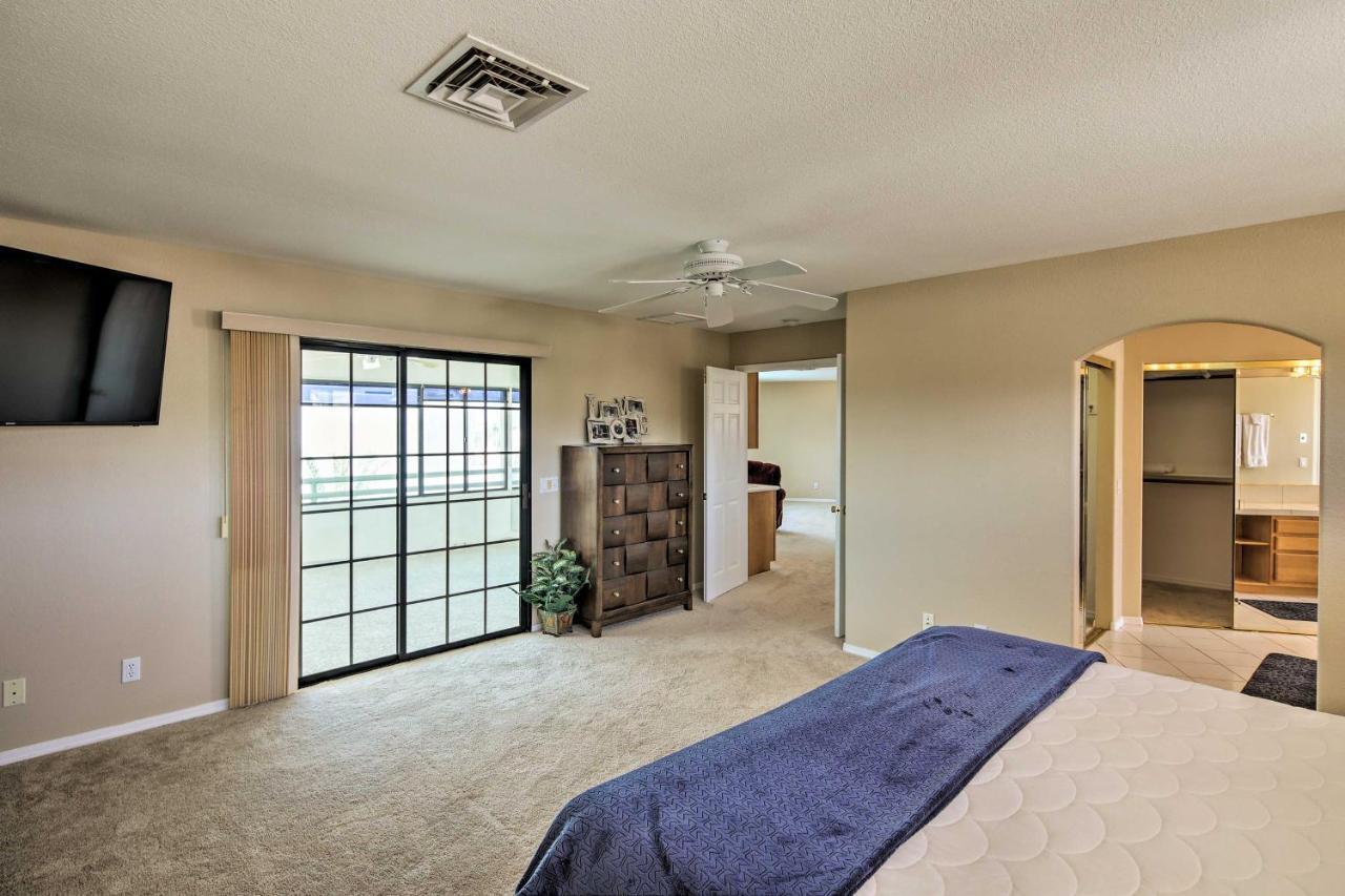 Luxe Havasu With Pool And Spa, 3 Mi To Holiday home