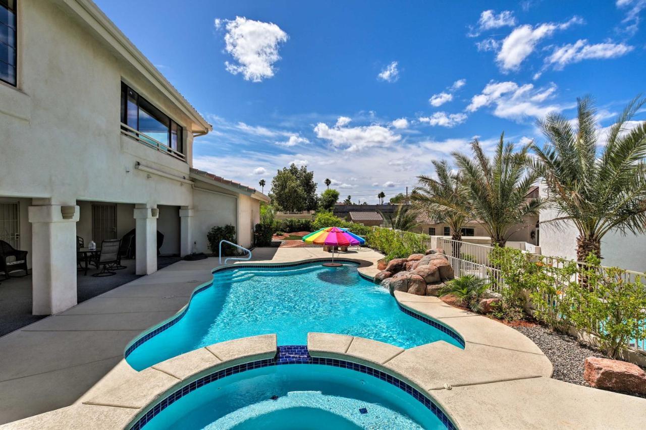 Luxe Havasu With Pool And Spa, 3 Mi To Holiday home