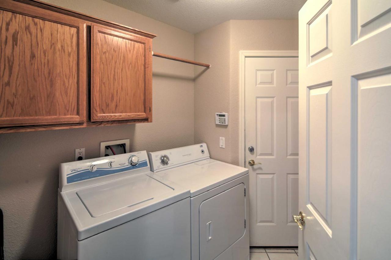 Holiday home Modern With Pool, 4 Mi To Havasu Park! Lake Havasu City