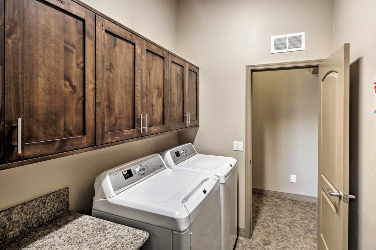 Havasu With Pool, Hot Tub And Views Holiday home Lake Havasu City