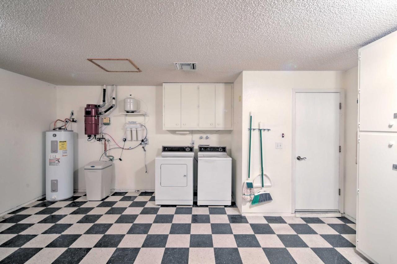 With Patio And Grill Less Than 3 Mi To Havasu! Holiday home *