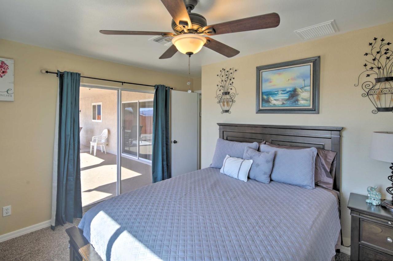 With Patio And Grill Less Than 3 Mi To Havasu! Holiday home