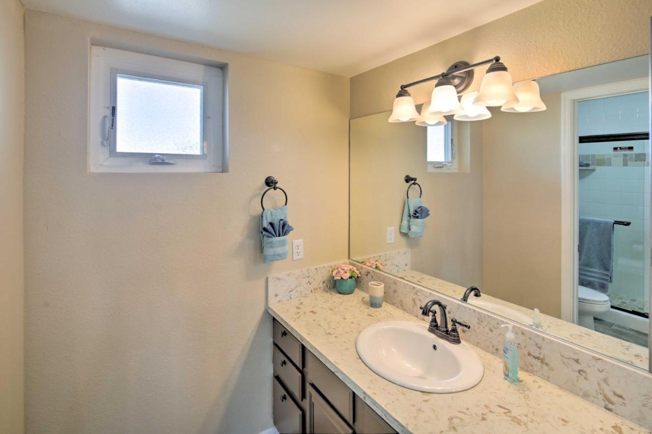 With Patio And Grill Less Than 3 Mi To Havasu! Holiday home *
