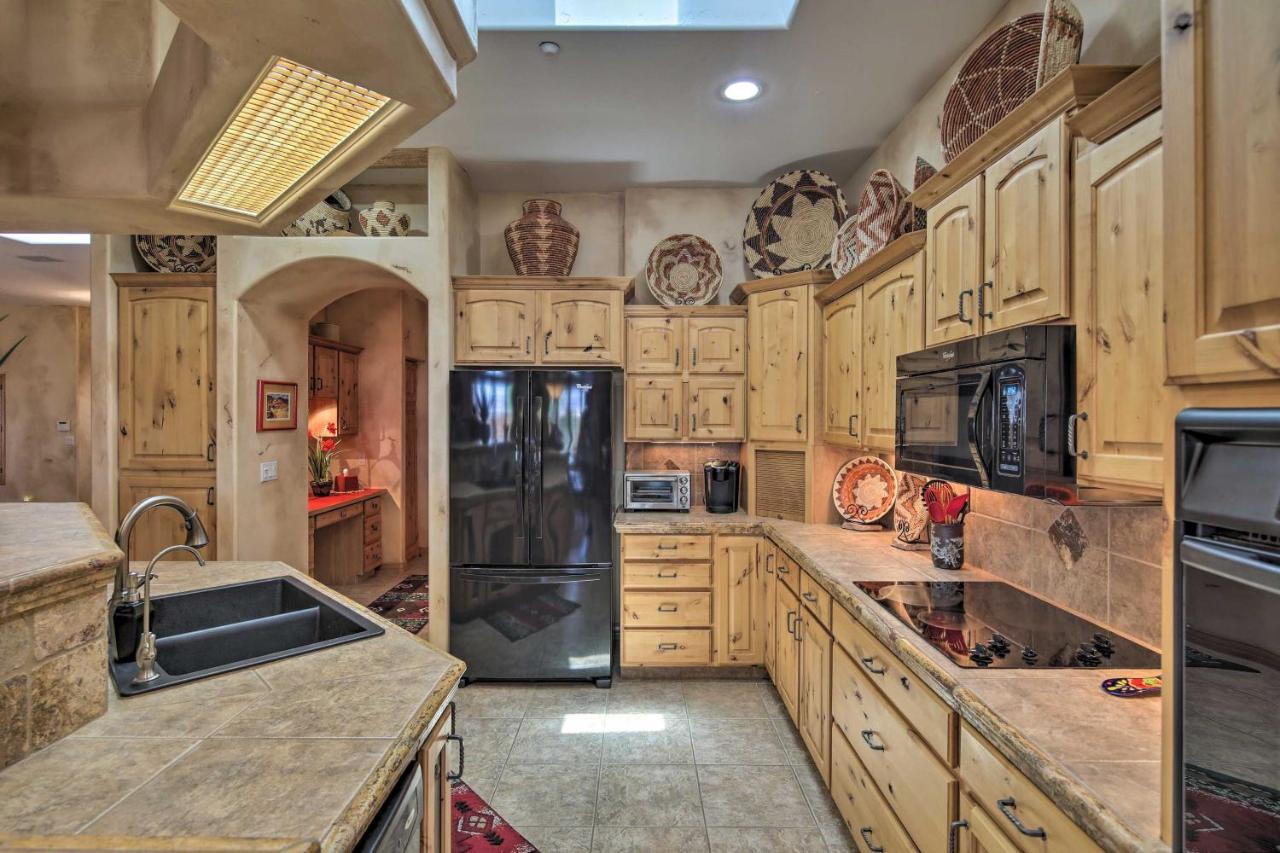 Pet-friendly Havasu Gem Patio, Grill And Yard * Lake Havasu City