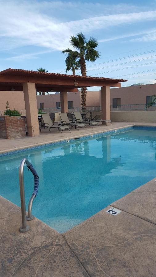 Getaways At Havasu Dunes Hotel
