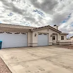 Pet-Friendly Lake Havasu Home Pool And Private Yard