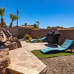 Beach Happy-Lake Close-Private Waterpark Oasis -Sleeps 14
