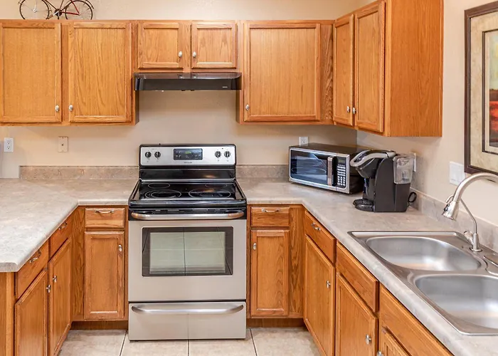 Beach Happy-Lake Close-Private Waterpark Oasis -Sleeps 14