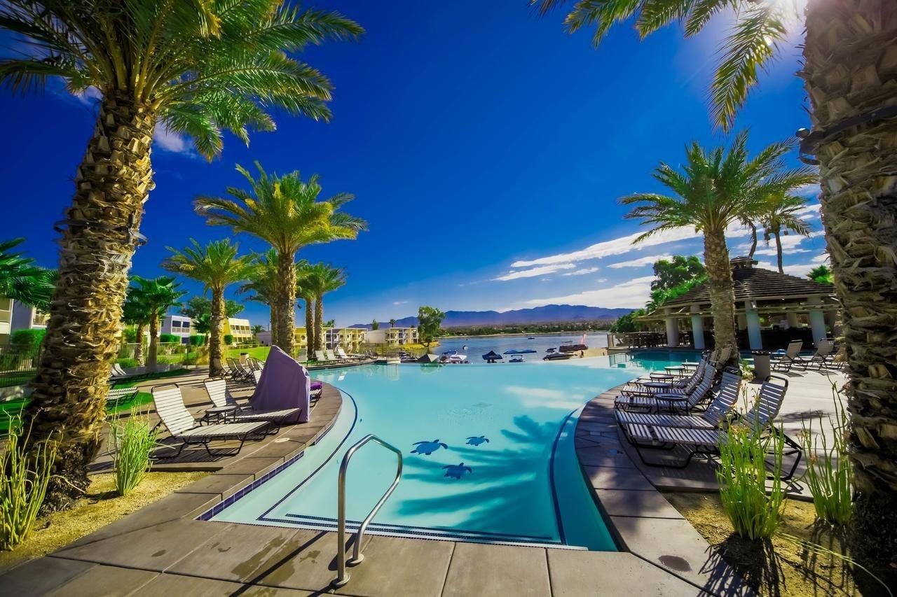 The Nautical Beachfront Resort 3*