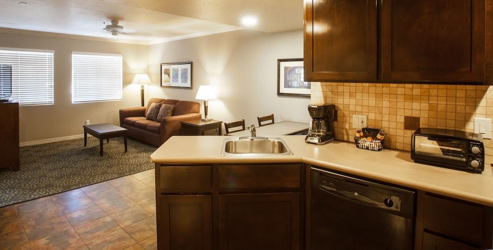 London Bridge Hotel 3*