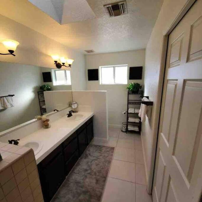 Havasu Retreat W Pool Everything Nearby! Lake Havasu City