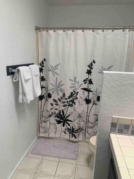 Holiday home Havasu Retreat W Pool Everything Nearby! *
