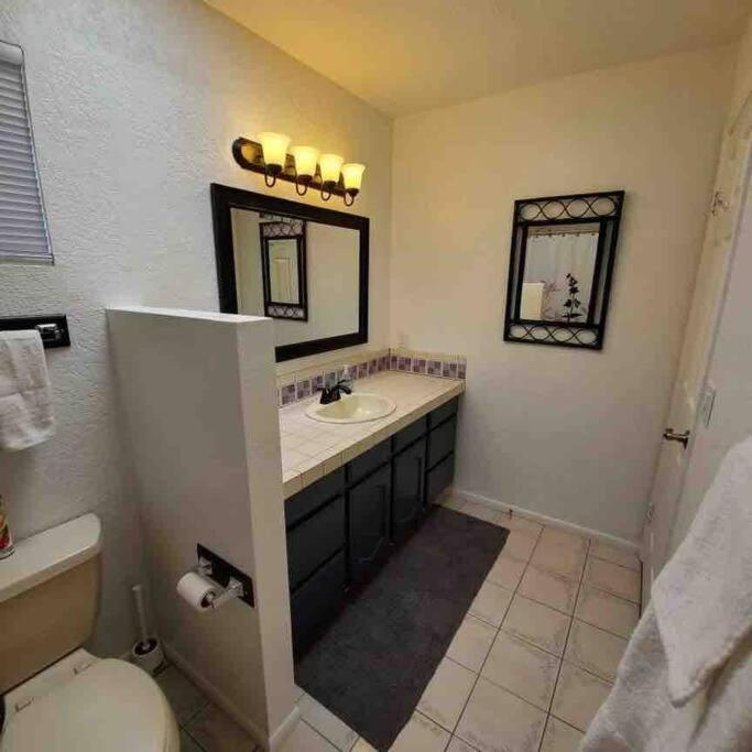 Havasu Retreat W Pool Everything Nearby! Holiday home Lake Havasu City