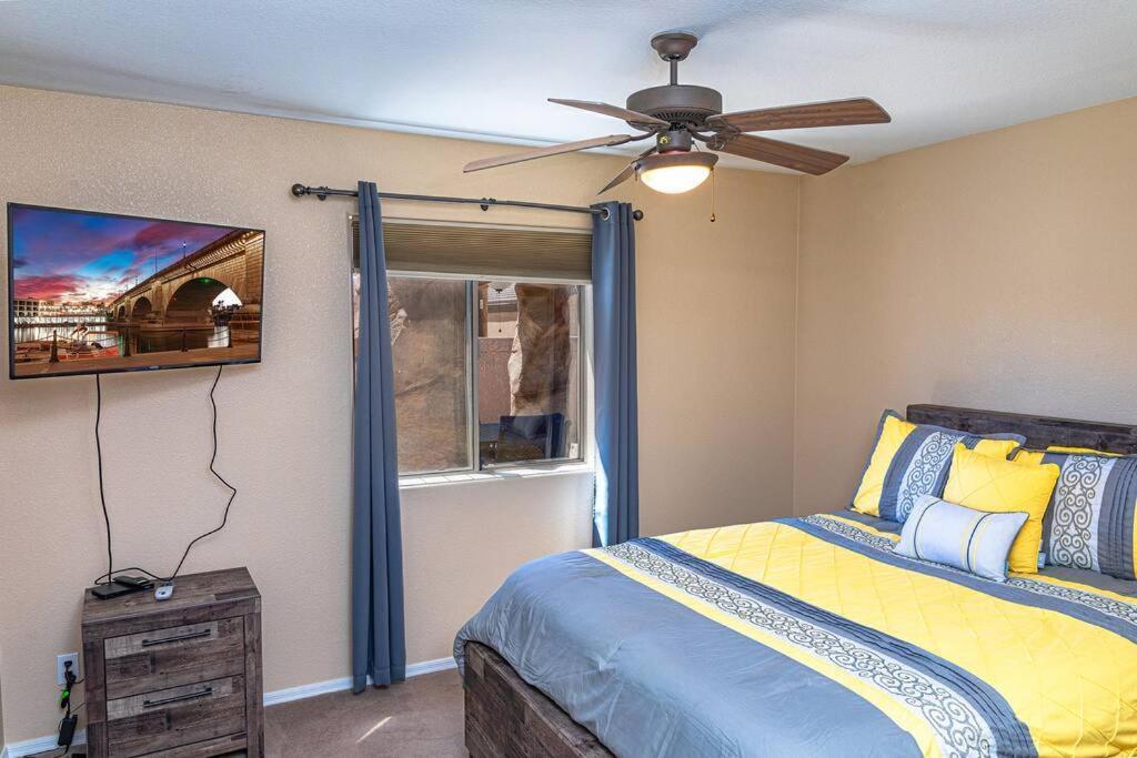 Happy-lake Close-private Waterpark Oasis -sleeps 14 * Lake Havasu City