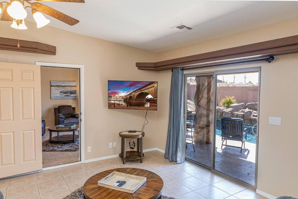 Happy-lake Close-private Waterpark Oasis -sleeps 14 Holiday home Lake Havasu City
