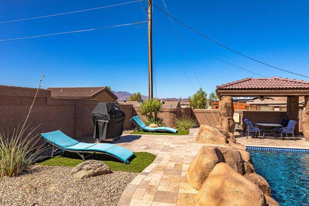 Happy-lake Close-private Waterpark Oasis -sleeps 14 Holiday home *