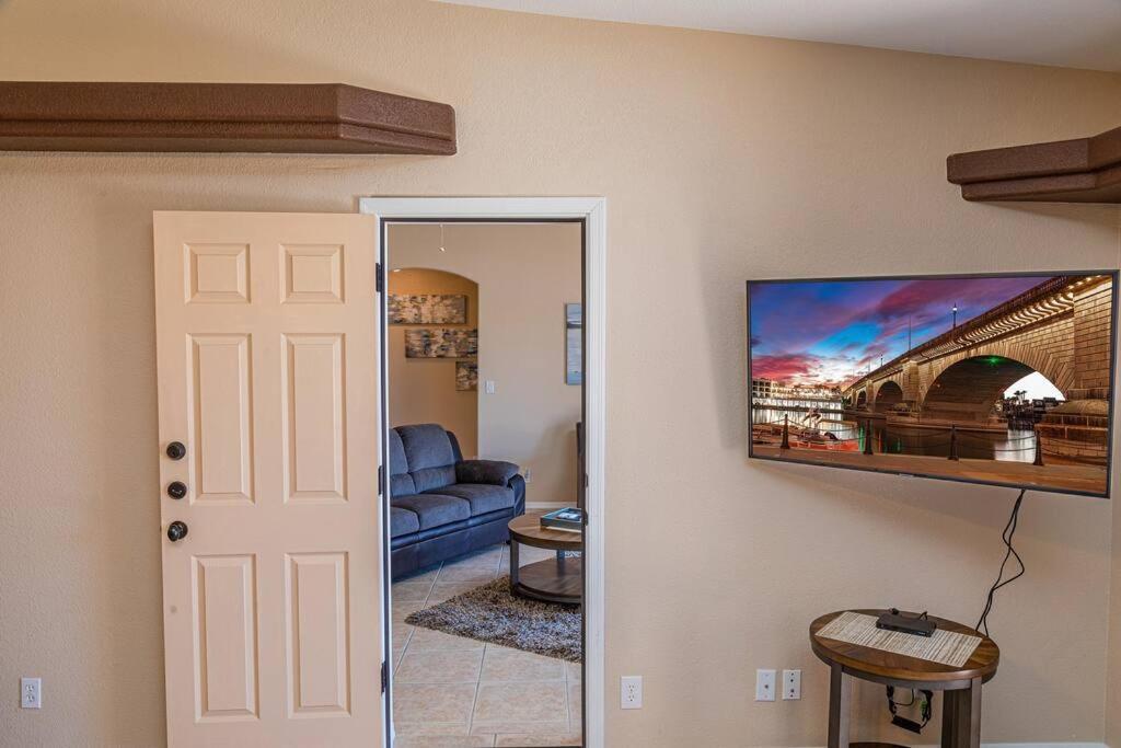 Holiday home Happy-lake Close-private Waterpark Oasis -sleeps 14 Lake Havasu City
