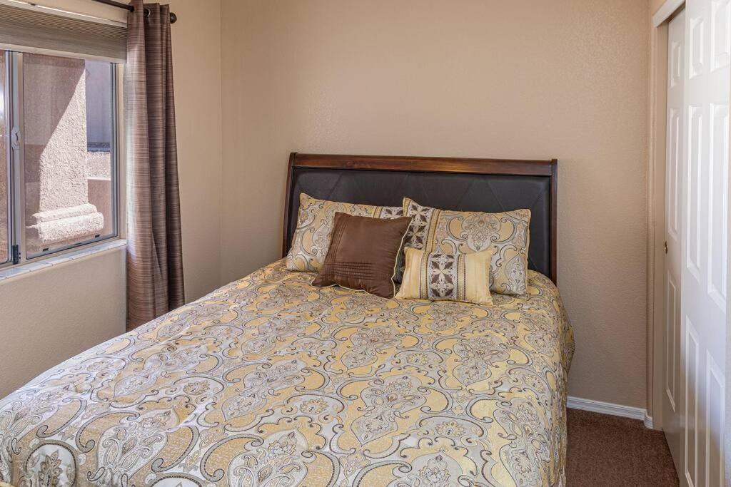 Happy-lake Close-private Waterpark Oasis -sleeps 14 Lake Havasu City