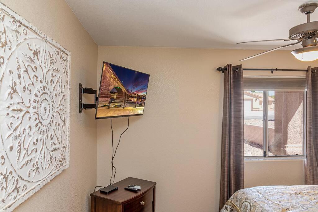 Happy-lake Close-private Waterpark Oasis -sleeps 14 * Lake Havasu City