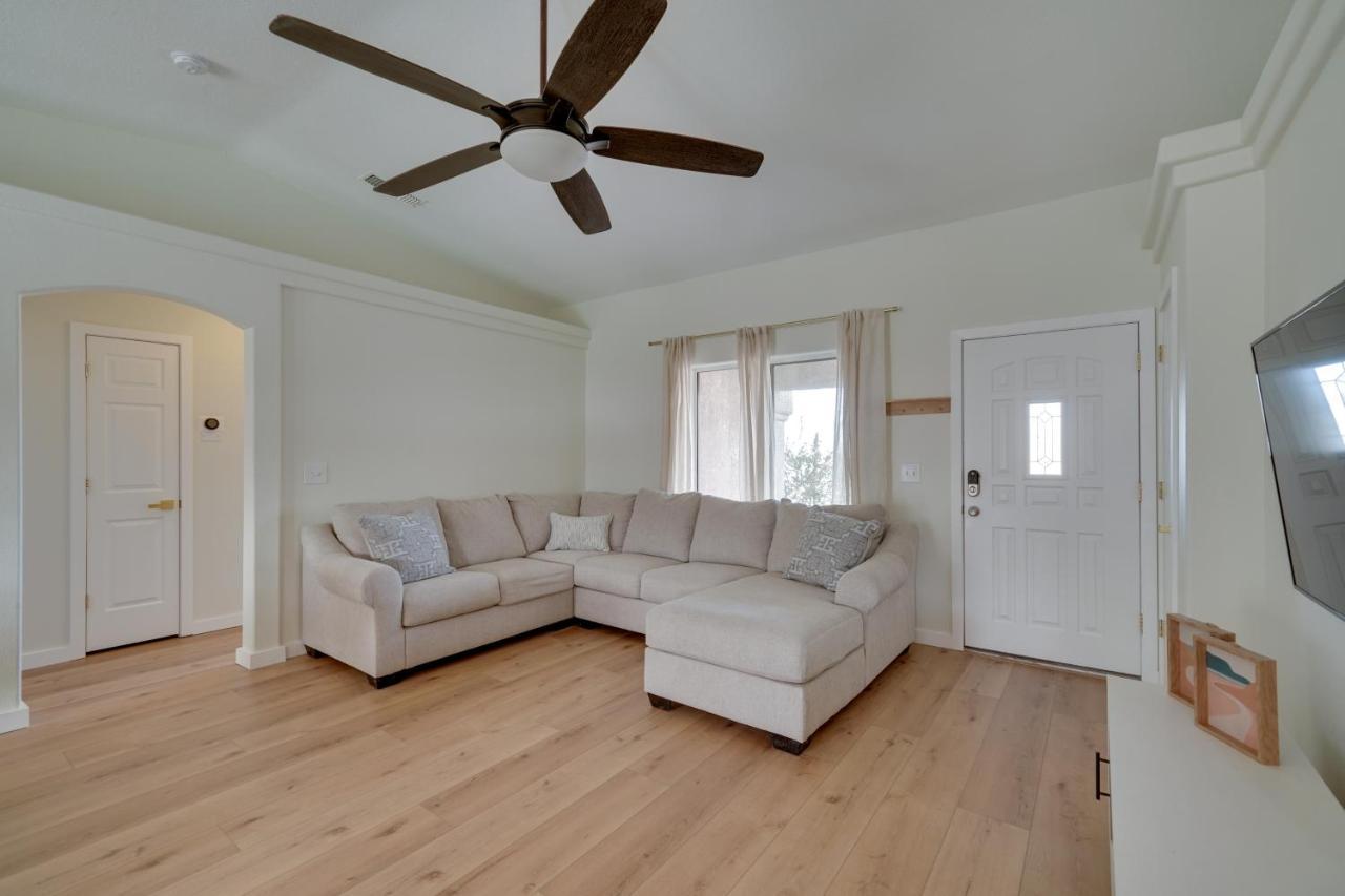 Havasu With Fire Pit And Grill, 3 Mi To Holiday home *