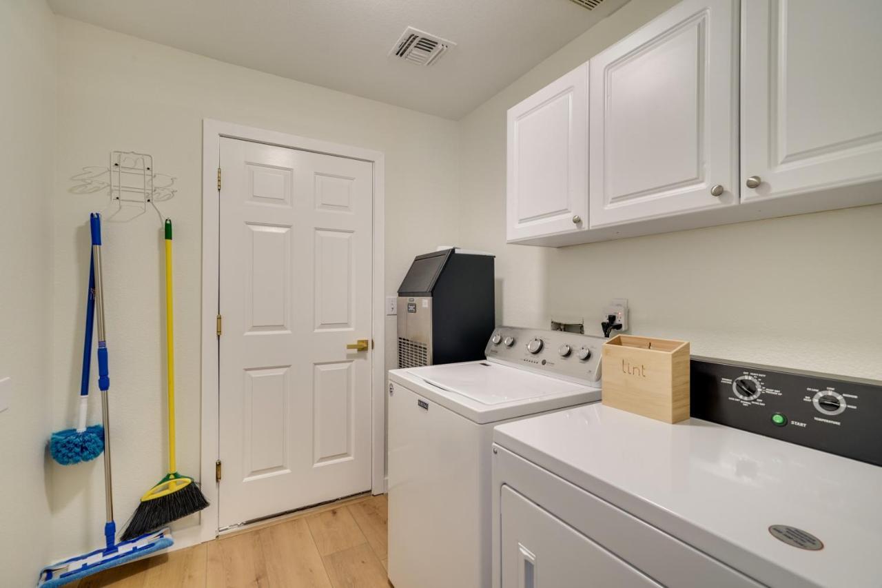 Holiday home Havasu With Fire Pit And Grill, 3 Mi To Lake Havasu City