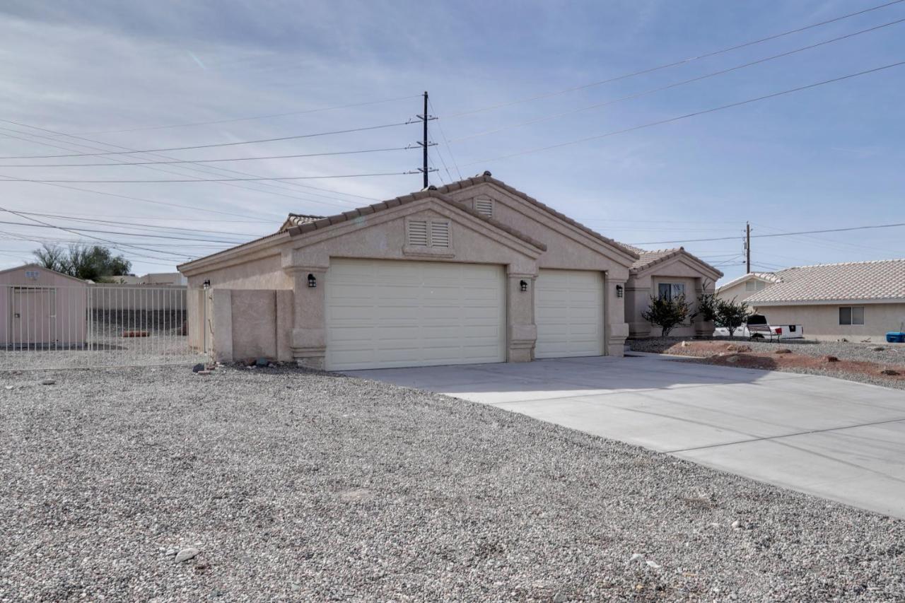 Havasu With Fire Pit And Grill, 3 Mi To Holiday home