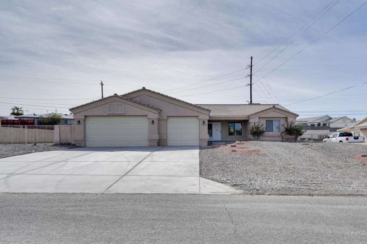 Havasu With Fire Pit And Grill, 3 Mi To Holiday home