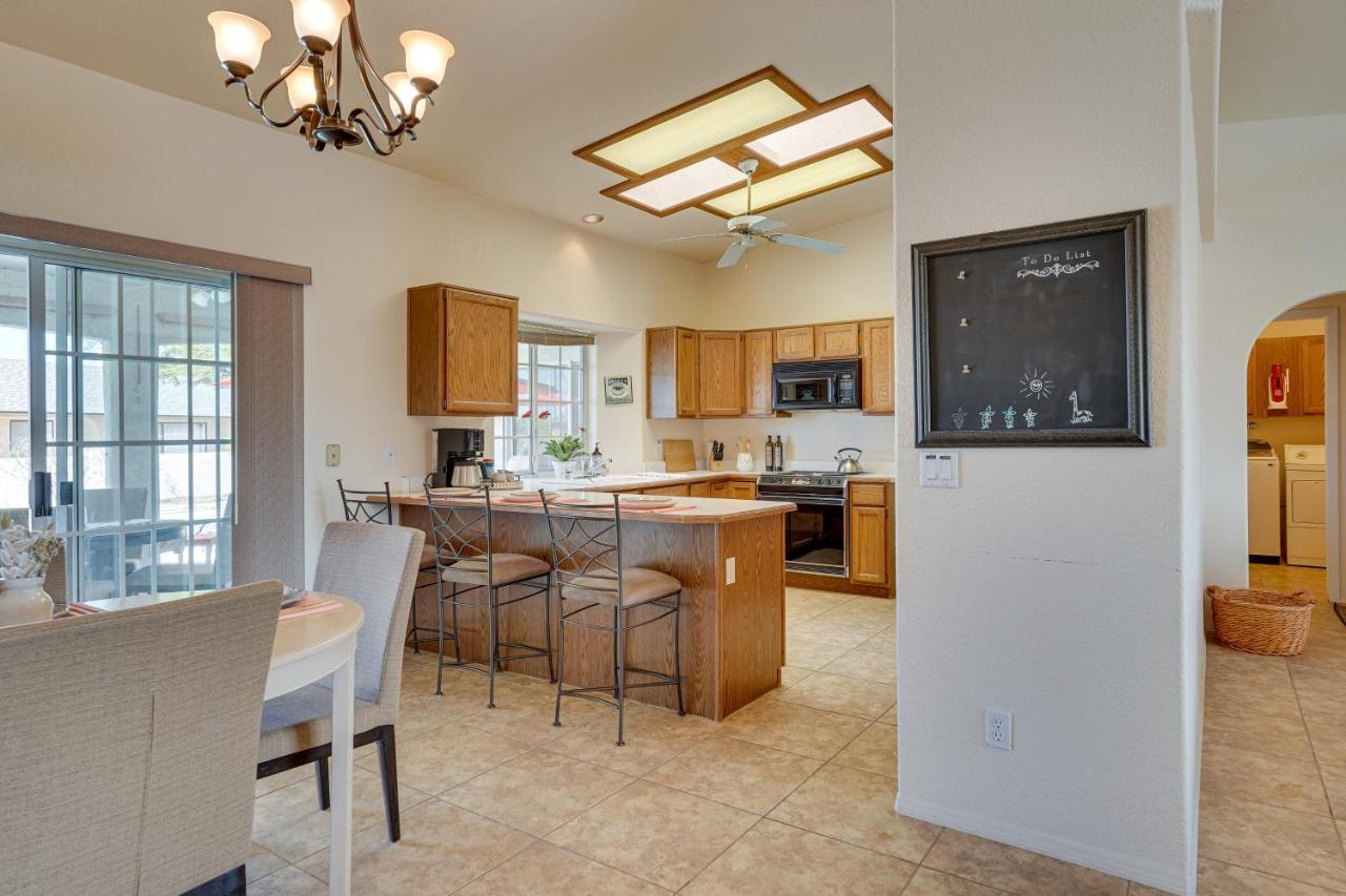 Havasu With Private Pool And Views! Holiday home Lake Havasu City