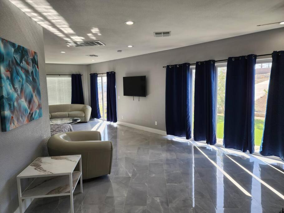Holiday home Sleeps 16 Park Your Toy Trailers Here
