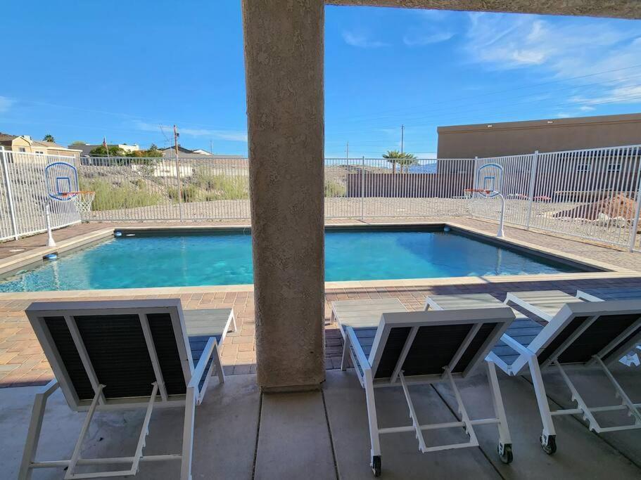 Sleeps 16 Park Your Toy Trailers Here * Lake Havasu City