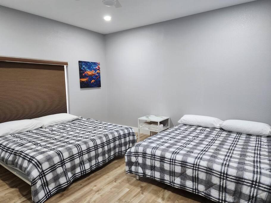 Sleeps 16 Park Your Toy Trailers Here Holiday home Lake Havasu City