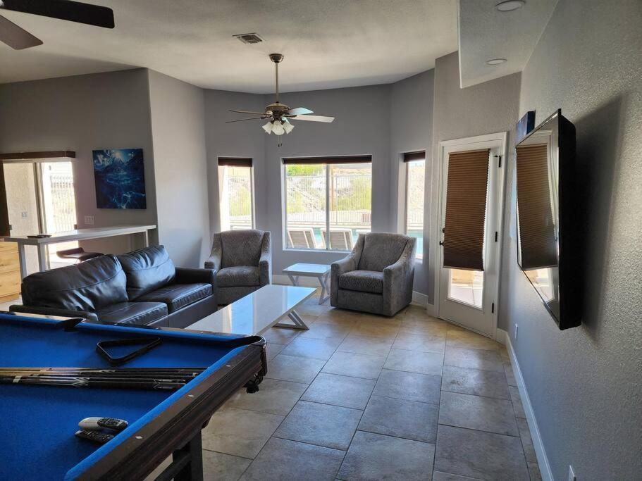 Sleeps 16 Park Your Toy Trailers Here *